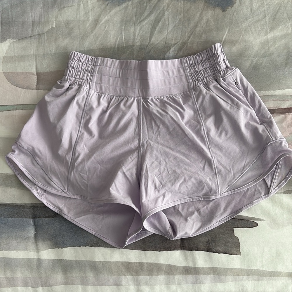 NWOT Lululemon Hotty Hot High Rise Lined Shorts 2.5